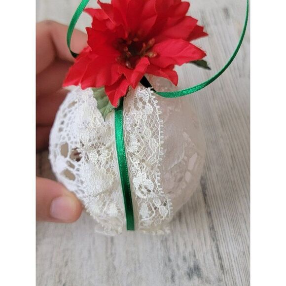 White lace red flower ornament Xmas decor - Picture 4 of 6
